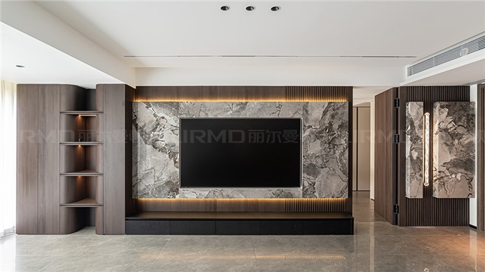 家装样板工地巡检：湖南丽尔曼顿“一站式生产”高标准落地