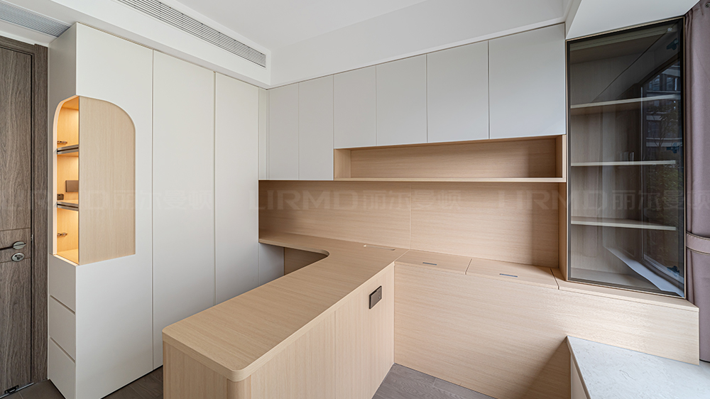 意式轻奢风-轨道万科悦府