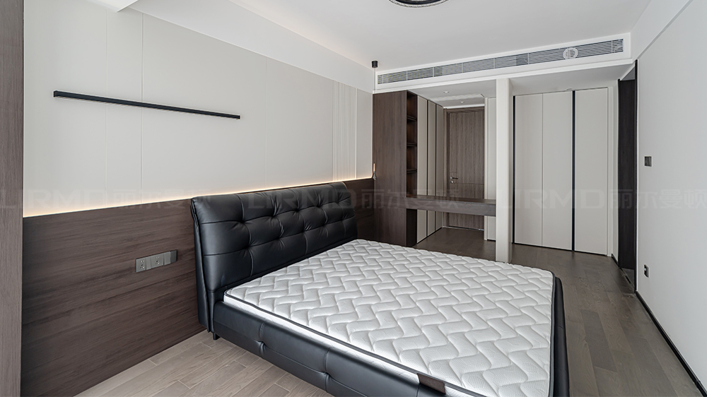 意式轻奢风-轨道万科悦府